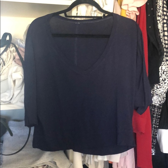 lululemon athletica Tops - Lululemon navy v neck loose arm tee